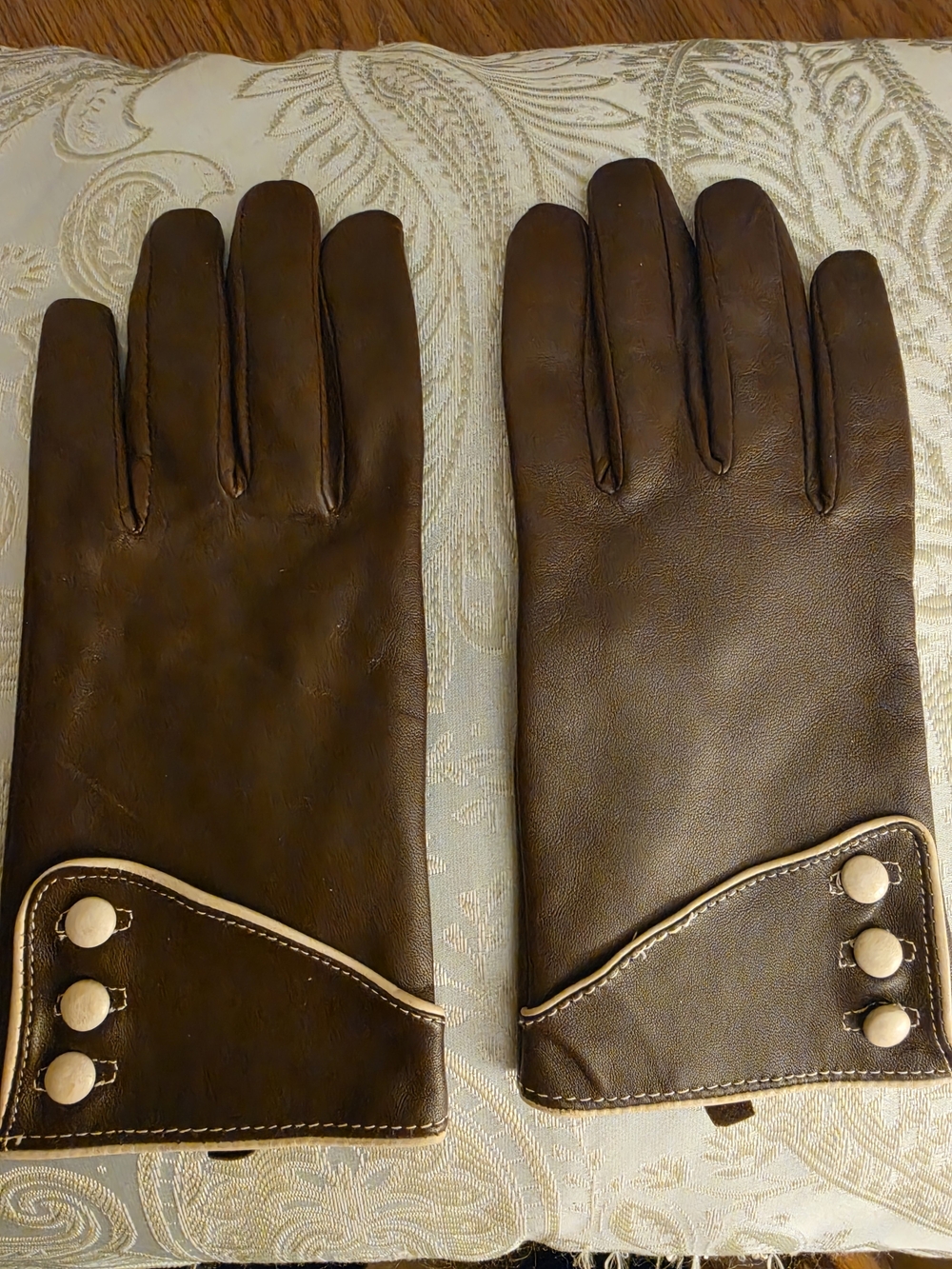 Vintage Women's Dark Brown Leather Button Cuff Gloves